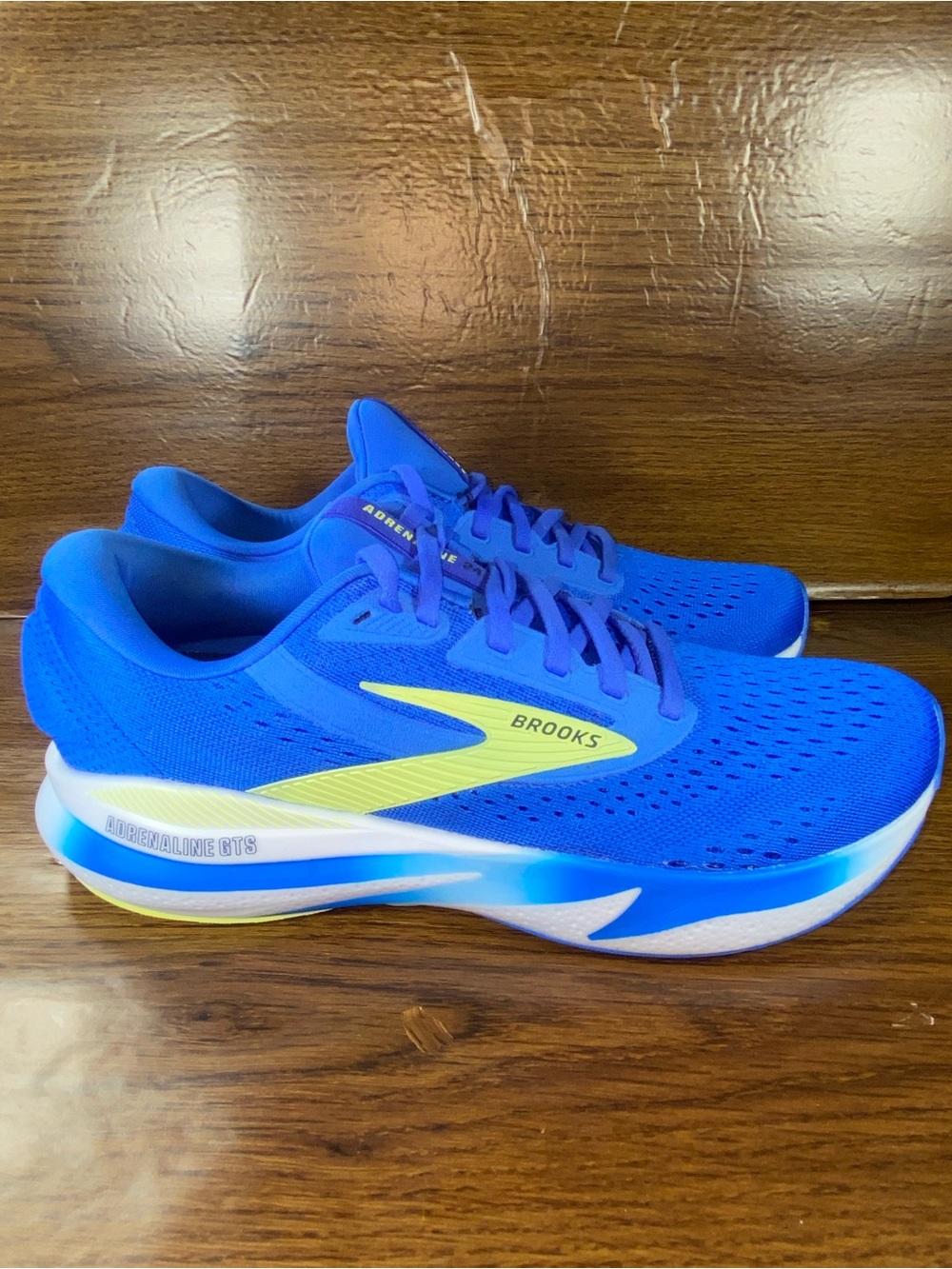 Brooks Adrenaline GTS 24 Mens shoe size 8